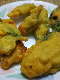पालक पकोड़े (palak pakode reicpe in Hindi) रेसिपी मुख्य फोटो