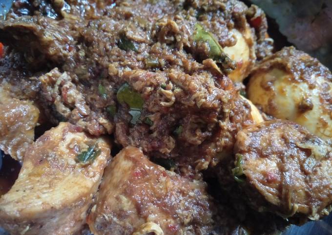 Rendang ayam telur