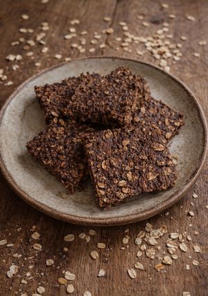 Una foto de Cuadraditos saludables de avena, banana y cacao