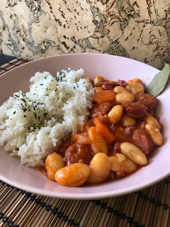 Una foto de Judías blancas con chorizo