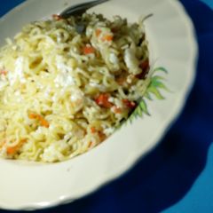 A picture of Fired noddles with egg.