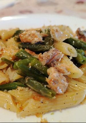 Foto di Penne con Fagiolini, Sgombro e Pane Profumato