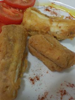 Una foto de Cazón (Musola) en adobo y rebozada