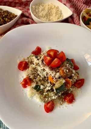 Foto di Insalata di lenticchie, cous cous e verdure