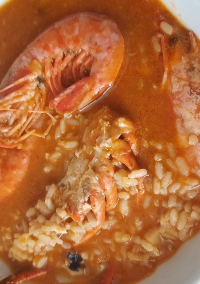 Una foto de Arroz caldoso con bogavante al estilo de Juan Carlos