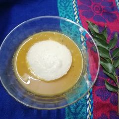 A picture of Idli sambhar.