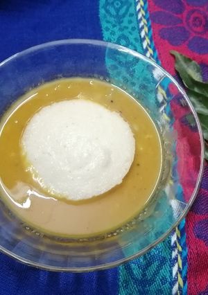 A picture of Idli sambhar.