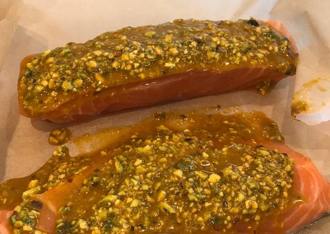 Salmon with pistachio and turmeric crust
