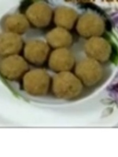 அவல். லட்டு செய்முறை முக்கிய புகைப்படம்