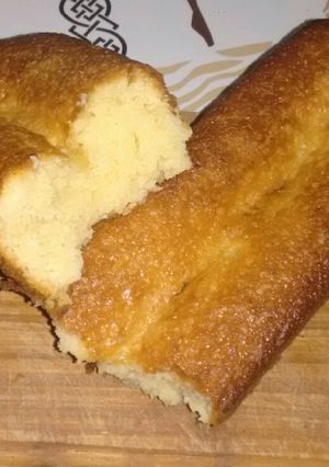 Una foto de Budín de Limón con un huevo