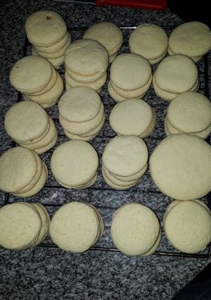 Una foto de Tapas de alfajores de maicena 🤤