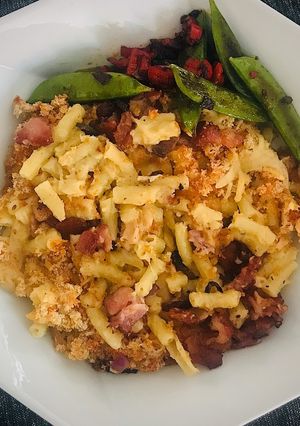 A picture of Loaded(Bacon+Red Onions) Crispy Mac and Cheese with Chilli-Soy-Sugarsnaps side.