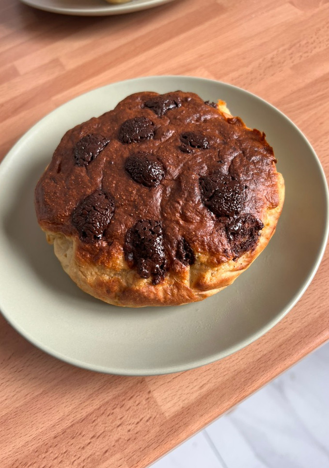 Una foto de Bizcocho fit vainilla con pepitas chocolate