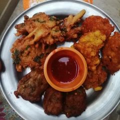 A picture of Moong daal pakora.