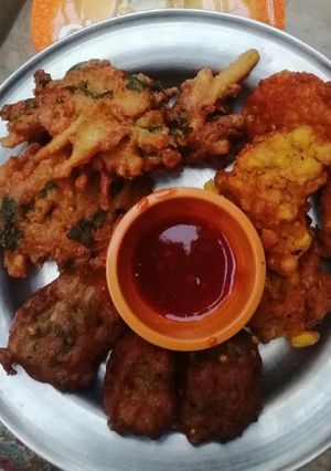 A picture of Moong daal pakora.