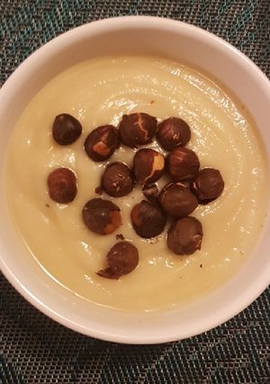 Une photo de Soupe céleri et noisettes