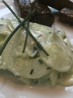Una foto de Tzatziki (ensalada de pepinos con yoghurt)
