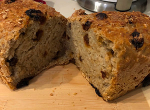 Una foto de Pan de Avena y Pasas(sin amasado)