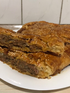 Фото Мясной пирог из слоенного теста.