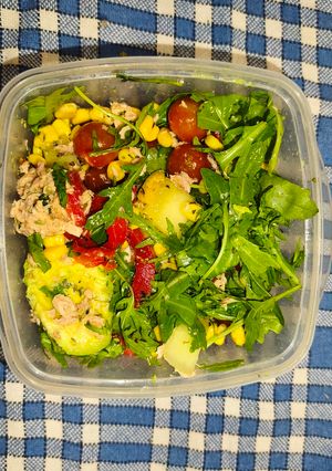 Foto principal de Ensalada Completa de Aguacate