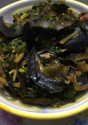 A picture of Garnished Snails.