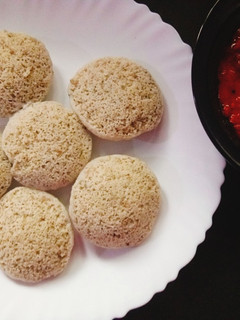 பாசிபயிறு இட்லி செய்முறை முக்கிய புகைப்படம்