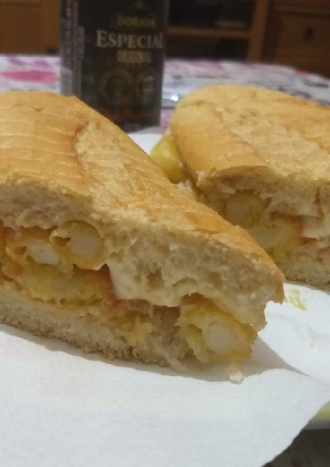 Una foto de Bocata calamares