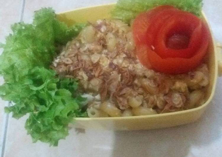 Bagaimana Membuat Seblak makaroni telor asin, Bisa Manjain Lidah