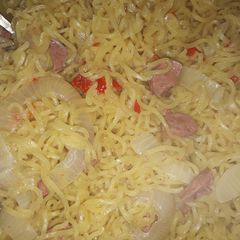 A picture of Noodles with sausage (3).