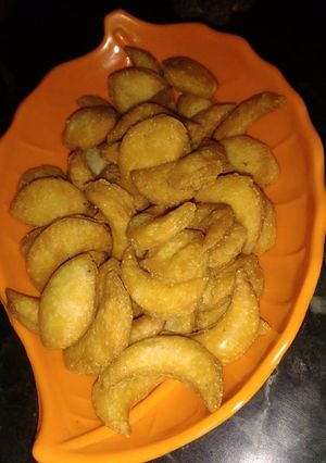 कुरकुरी मठारिया (Kurkuri mathriaa recipe in hindi) रेसिपी मुख्य फोटो