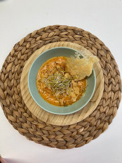 Una foto de Crema con queso crujiente