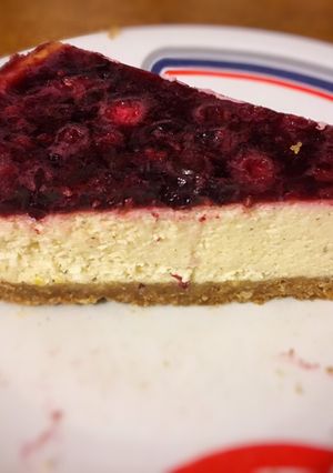 Erdei gyümölcsös sajttorta recept fotója