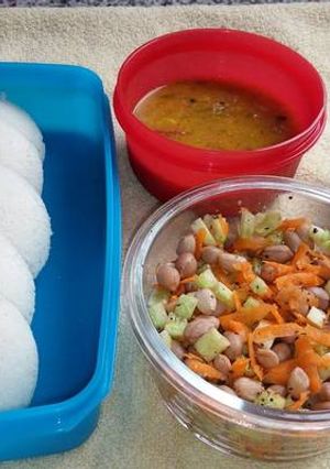 A picture of Kushboo Idli / Javvarisi Idli.