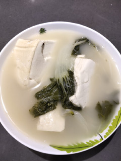 A picture of Fish Soup with Tofu.