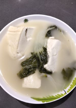 A picture of Fish Soup with Tofu.