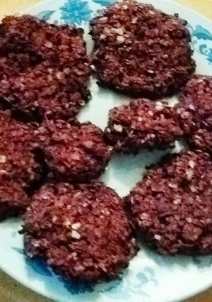 Una foto de Galletones de avena, betarraga, plátano y cacao
