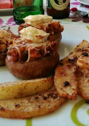Una foto de Champiñones rellenos con patatas al horno