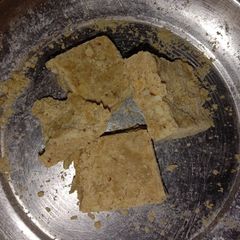 A picture of Peanut burfi.