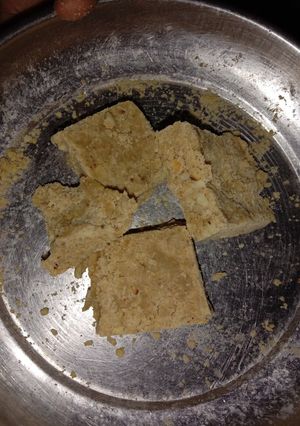 A picture of Peanut burfi.