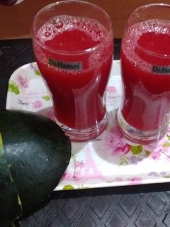वाटरमेलन जूस (watermelon juice recipe in Hindi) रेसिपी मुख्य फोटो
