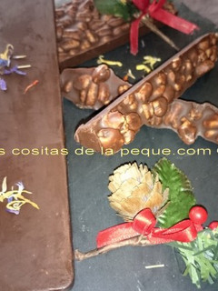 Una foto de Turrón de chocolate y cereales