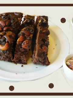 தேன் சாக்லேட் கேக்(honey chocolate cake recipe in tamil) செய்முறை முக்கிய புகைப்படம்
