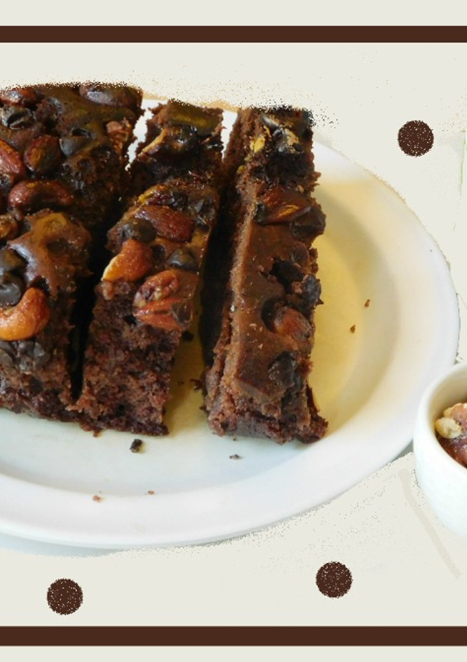 தேன் சாக்லேட் கேக்(honey chocolate cake recipe in tamil) செய்முறை முக்கிய புகைப்படம்