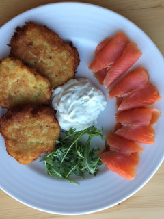 A picture of Kartoffelpuffer / Potato pancake.