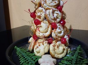 Una foto de Croquembouche
