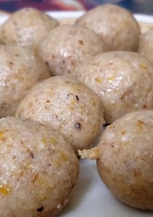 ડ્રાયફ્રૂટ લાડુ(Dry fruit laddu recipe in Gujarati) રેસીપી મુખ્ય ફોટો