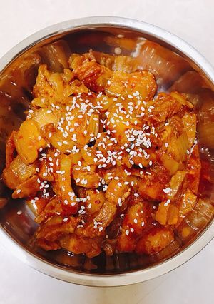 Hình của món Thịt xào kim chi.