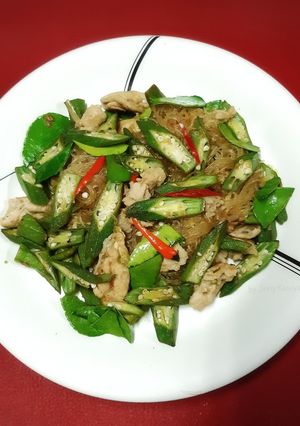 รูปของ ลูกกระเจี๊ยบผัดหมูใส่วุ้นเส้น #อาหารไทยง่ายๆ