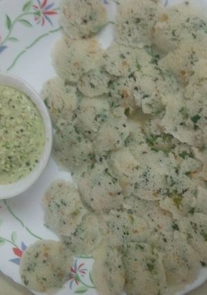 A picture of Button rava idli.