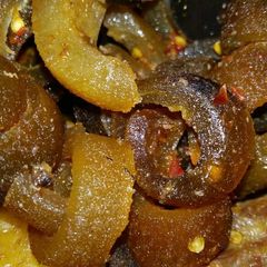 A picture of Peppered Pomo.